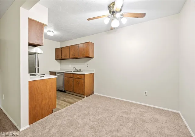 Listing Photo 4 - Condo for sale in building located at 16400 Heather Ln, Middleburg Heights, OH 44130 - Unit #F101