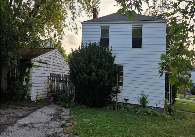 11th image of 1456 E 250th St, Euclid, OH 44117 | MLS# 5227433