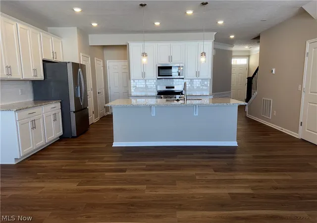 3rd image of 945-2 Memory Ln, Aurora, OH 44202 | MLS# 5227440