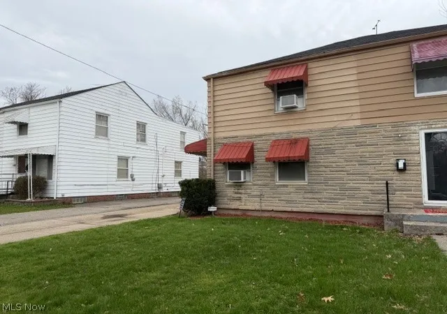 4th image of 1464 E 250Th St #E, Euclid, OH 44117 | MLS# 5227463