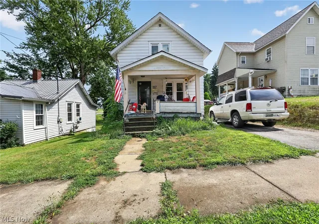 Photo 2 of Single family home for sale at 357 W 5th Street, Salem, OH 44460 | MLS# 5227503 | Listing updated on 2026-08-26