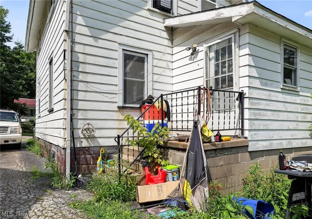 Photo 3 of Single family home for sale at 357 W 5th Street, Salem, OH 44460 | MLS# 5227503 | Listing updated on 2026-08-26