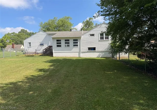 Photo 2 of Sale Pending at 3815 Hazelbrook St Sw, Massillon, OH 44646 | MLS# 5227514 | Listing updated on 2026-08-07