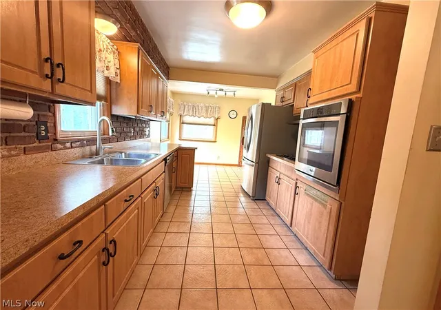 2nd image of 1901 Kapel Dr, Euclid, OH 44117 | MLS# 5227488