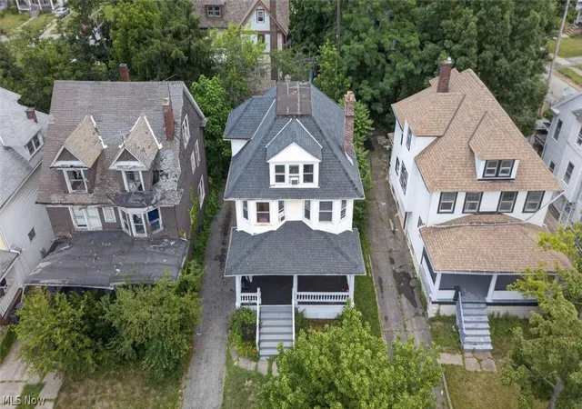 Photo 3 of Sale Pending at 1901 Wadena St, Cleveland, OH 44112 | MLS# 5226894 | Listing updated on 2026-08-03