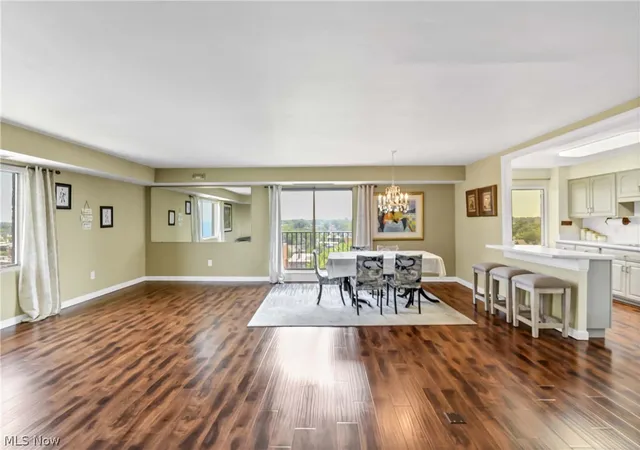 3rd image of 12500 Edgewater Dr, Lakewood, OH 44107