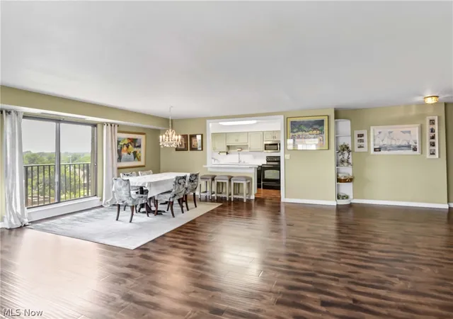 4th image of 12500 Edgewater Dr, Lakewood, OH 44107