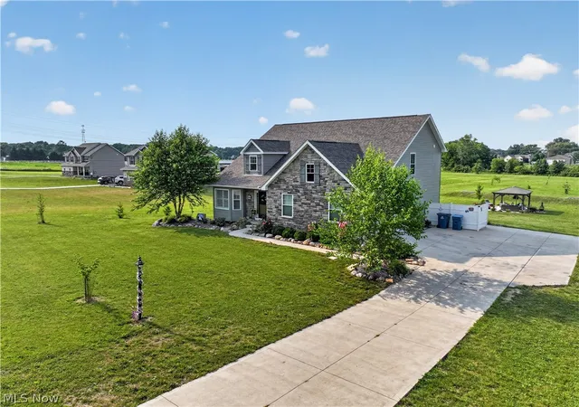 Photo 4 of Single family home for sale at 48600 Middle Ridge Rd, Amherst, OH 44001 | MLS# 5227496 | Listing updated on 2026-08-01