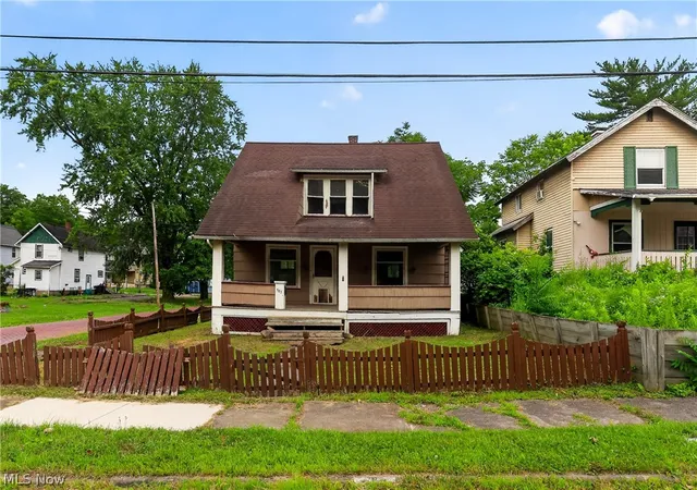 Photo 1 of Single family home for sale at 583 Hillsdale Dr Nw, Warren, OH 44485 | MLS# 5227553 | Listing updated on 2026-07-15