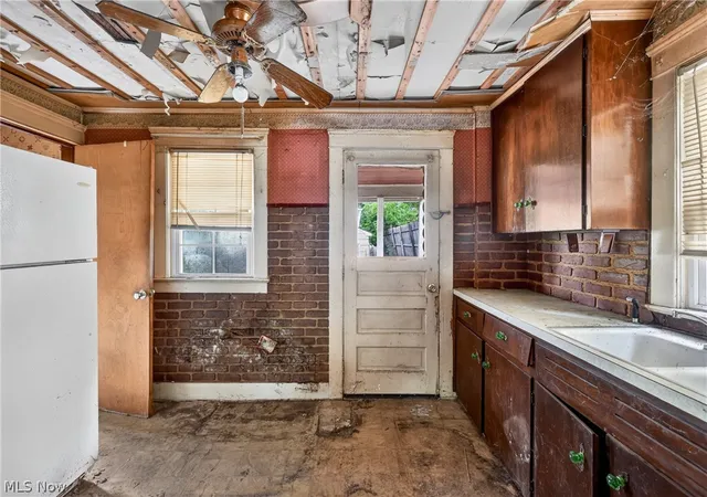 Photo 1 of Single family home for sale at 583 Hillsdale Dr NW, Warren, OH 44485 | MLS# 5227553 | Listing updated on 2026-07-15