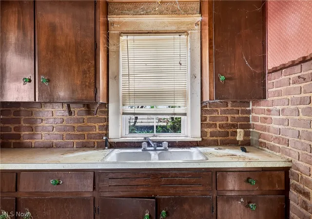 Photo 3 of Single family home for sale at 583 Hillsdale Dr NW, Warren, OH 44485 | MLS# 5227553 | Listing updated on 2026-07-15
