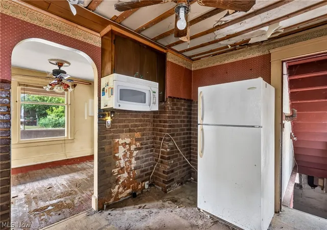 Photo 4 of Single family home for sale at 583 Hillsdale Dr NW, Warren, OH 44485 | MLS# 5227553 | Listing updated on 2026-07-15