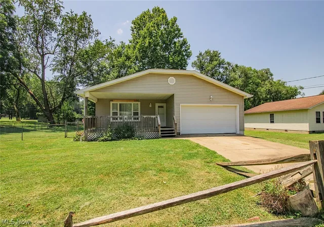 1st image of 318 Greenwood Dr, Williamstown, WV 26187 | MLS# 5227558