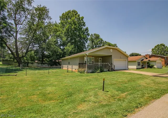 2nd image of 318 Greenwood Dr, Williamstown, WV 26187 | MLS# 5227558