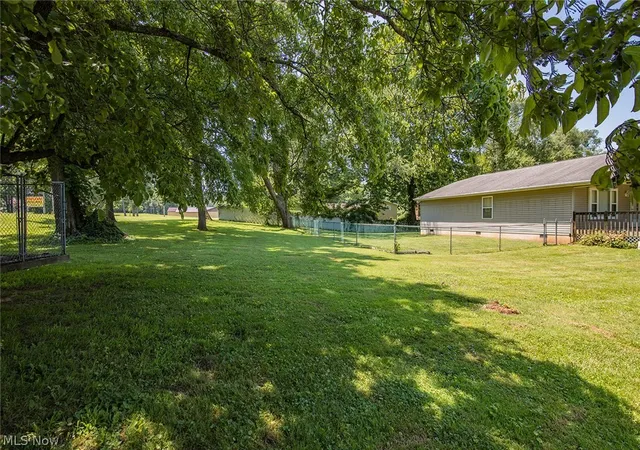 Homes for sale in Williamstown, WV | 318 Greenwood Dr, Williamstown, WV 26187 | MLS# 5227558