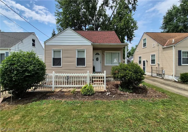 1st image of 513 Henry St, Elyria, OH 44035 | MLS# 5227326