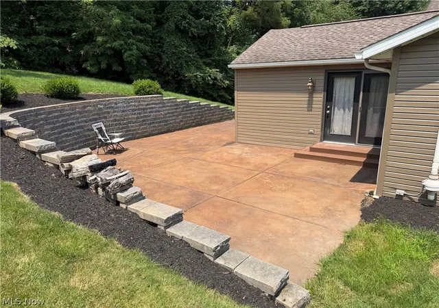 Photo 3 of Single family home for sale at 1016 Thomas Dr SW, New Philadelphia, OH 44663 | MLS# 5227626 | Listing updated on 2026-07-29