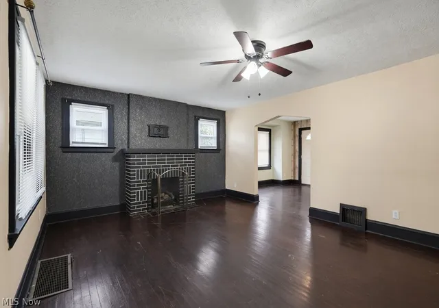 3rd image of 1866 Flint Ave, Akron, OH 44305 | MLS# 5227658