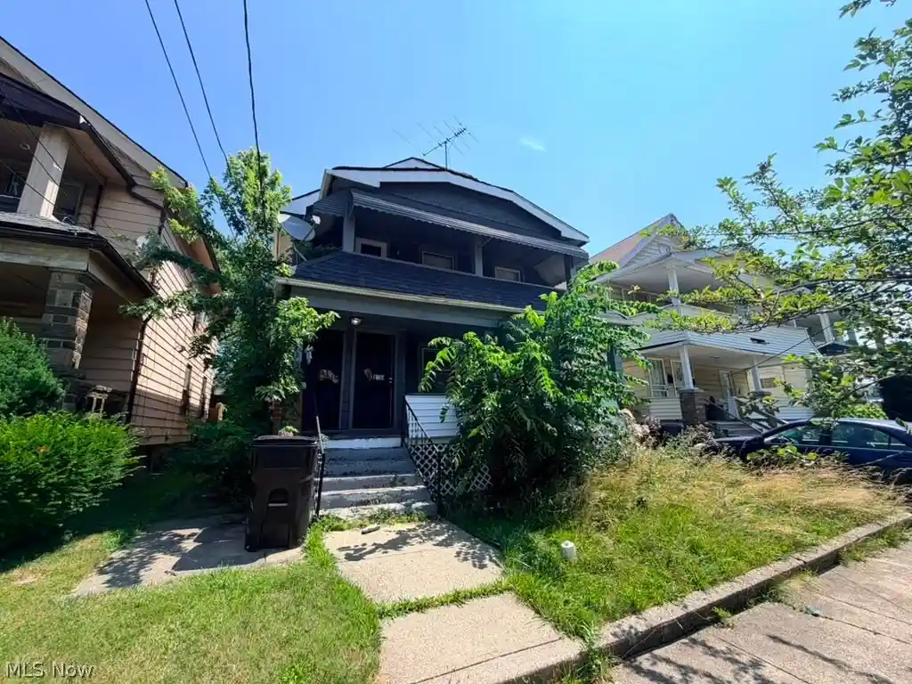 Listing Photo 1 - Condo for sale in 941 Alhambra Rd located at 941 Alhambra Rd, Cleveland, OH 44110 - Unit 941 Alhambra Rd