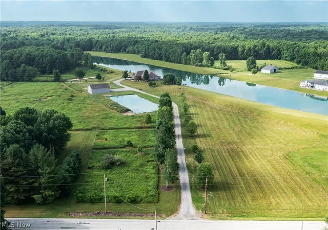 Photo 4 of Single family home for sale at 3965 Nelson Mosier Rd, Leavittsburg, OH 44430 | MLS# 5226019 | Listing updated on 2026-07-15