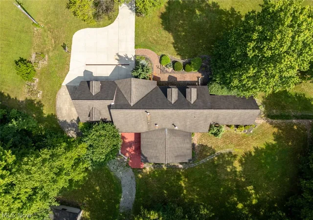 Photo 4 of Single family home for sale at 242 Elvira Ct, Mc Donald, OH 44437 | MLS# 5227654 | Listing updated on 2026-07-24