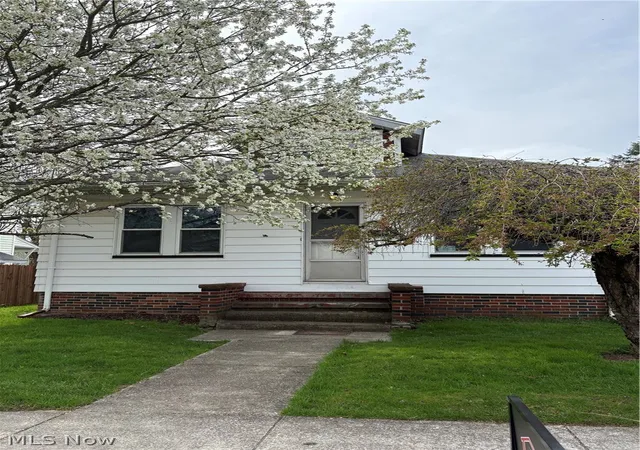 1st image of 15 Katherine St, Struthers, OH 44471 | MLS# 5227284