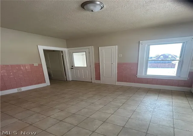 2nd image of 15 Katherine St, Struthers, OH 44471 | MLS# 5227284