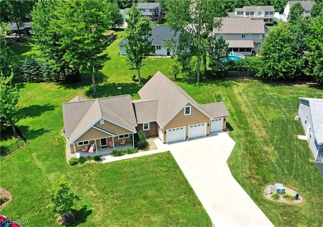 4th image of 413 Maplewood Dr, Cortland, OH 44410 | MLS# 5221290