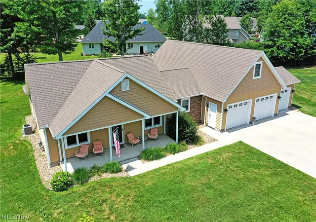 5th image of 413 Maplewood Dr, Cortland, OH 44410 | MLS# 5221290