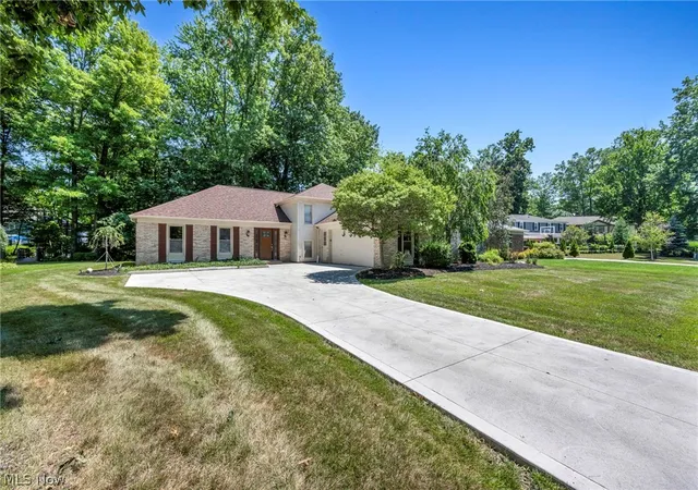 3rd image of 3159 Creekside Dr, Westlake, OH 44145 | MLS# 5227250