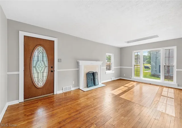 4th image of 2380 Benton St, Akron, OH 44312 | MLS# 5226795