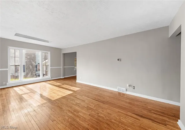 5th image of 2380 Benton St, Akron, OH 44312 | MLS# 5226795
