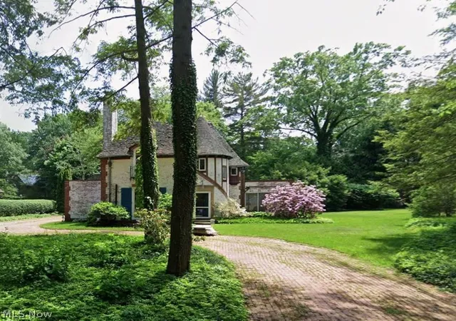 Photo 2 of Single family home for sale at 2120 Ridgewood Rd, Akron, OH 44313 | MLS# 5227152 | Listing updated on 2026-08-22
