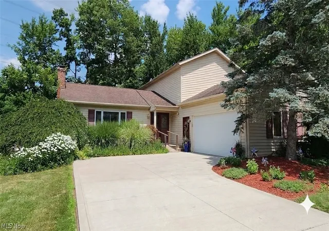 1st image of 32145 Sedgefield Oval, Solon, OH 44139 | MLS# 5227734