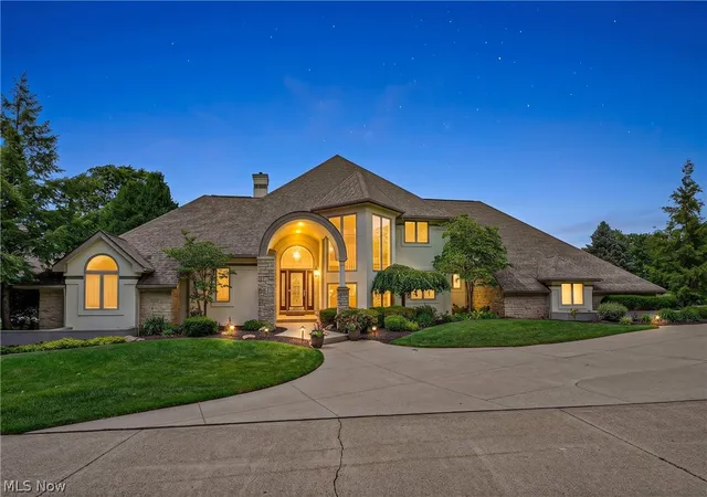 Photo 2 of Single family home for sale at 3855 Weymouth Woods Dr, Medina, OH 44256 | MLS# 5227287 | Listing updated on 2026-09-01