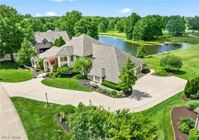 Photo 3 of Single family home for sale at 3855 Weymouth Woods Dr, Medina, OH 44256 | MLS# 5227287 | Listing updated on 2026-09-01