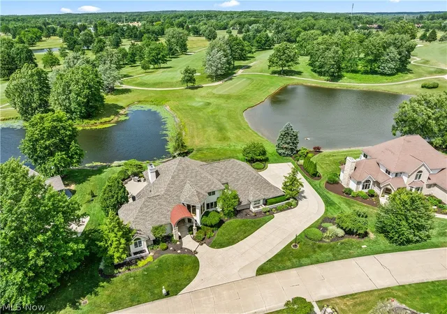 Photo 3 of Single family home for sale at 3855 Weymouth Woods Dr, Medina, OH 44256 | MLS# 5227287 | Listing updated on 2026-09-01