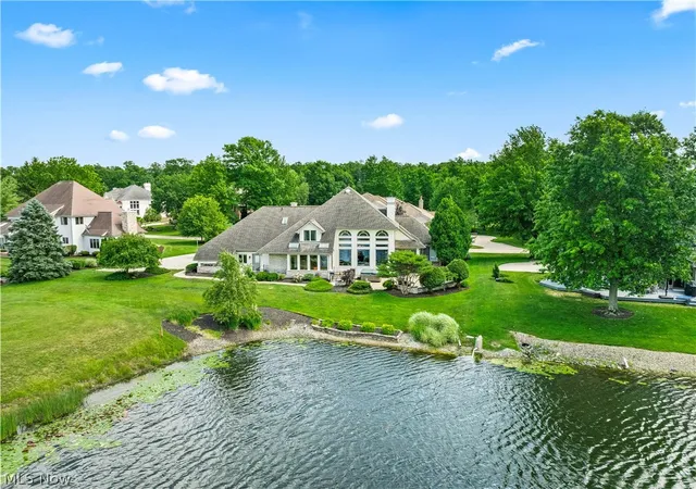 Photo 4 of Single family home for sale at 3855 Weymouth Woods Dr, Medina, OH 44256 | MLS# 5227287 | Listing updated on 2026-09-01