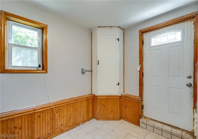 Photo 3 of Sale Pending at 2718 Northland St, Cuyahoga Falls, OH 44221 | MLS# 5227731 | Listing updated on 2026-08-31