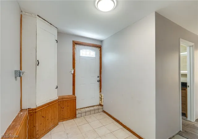 Photo 3 of Sale Pending at 2718 Northland St, Cuyahoga Falls, OH 44221 | MLS# 5227731 | Listing updated on 2026-08-31