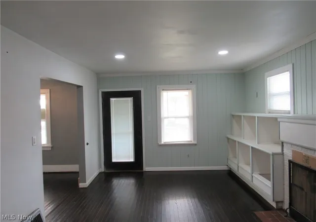 Photo 2 of Single family home for sale at 700 Glendora Ave, Akron, OH 44320 | MLS# 5227885 | Listing updated on 2026-08-28
