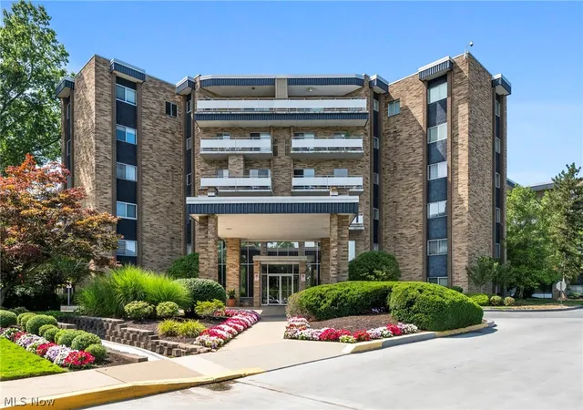 1st image of 2112 Acacia Park Dr #607, Lyndhurst, OH 44124 | MLS# 5227832
