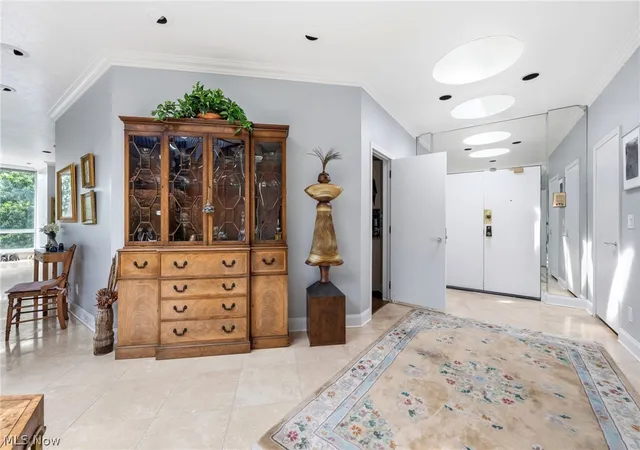 3rd image of 2112 Acacia Park Dr, Lyndhurst, OH 44124