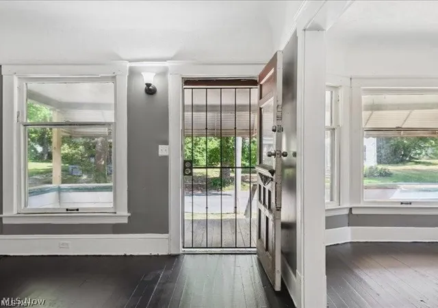 Photo 4 of Single family home for sale at 10622 Hathaway Ave, Cleveland, OH 44108 | MLS# 5227724 | Listing updated on 2026-08-24
