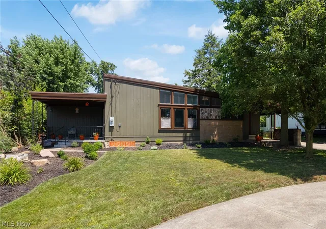 2nd image of 6079 Fulton Dr Nw, Canton, OH 44718 | MLS# 5227697