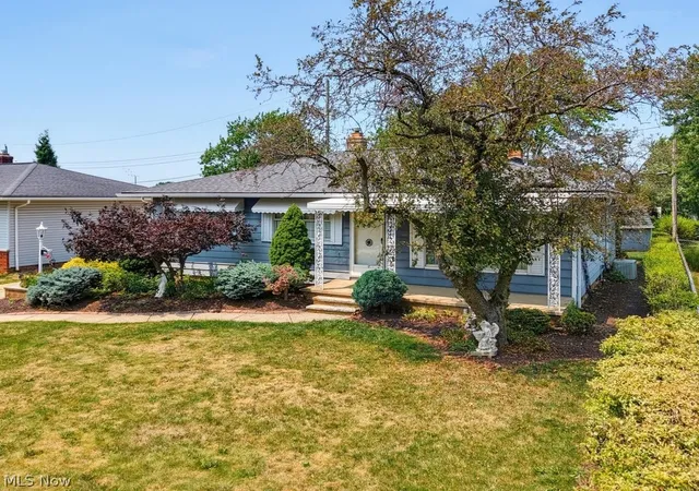 Photo 2 of Sale Pending at 759 E Meadowlawn Blvd, Independence, OH 44131 | MLS# 5227643 | Listing updated on 2026-08-21