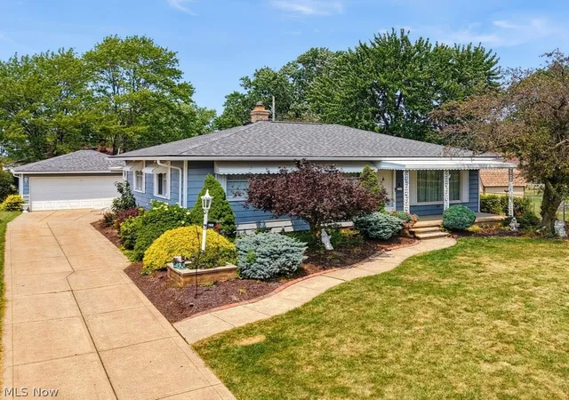 Photo 3 of Sale Pending at 759 E Meadowlawn Blvd, Independence, OH 44131 | MLS# 5227643 | Listing updated on 2026-08-21