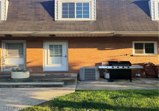 1st image of 999 Renninger Rd, New Franklin, OH 44319 | MLS# 5227627