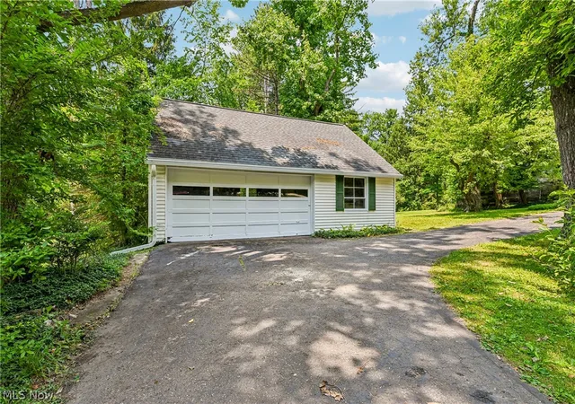 Photo 3 of Single family home for sale at 9640 Darrow Rd, Twinsburg, OH 44087 | MLS# 5226993 | Listing updated on 2026-09-30