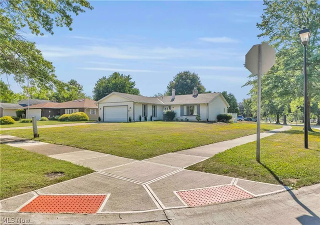 Photo 3 of Sale Pending at 7074 Brandywine Dr, Mentor, OH 44060 | MLS# 5227655 | Listing updated on 2026-07-28